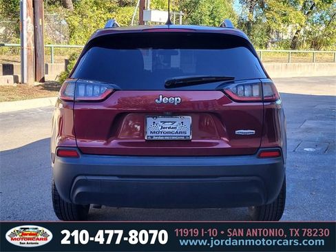 Used 2019 Jeep Cherokee Latitude w/ Popular Appearance Group image 4