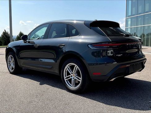 Used 2023 Porsche Macan AWD/4WD image 3