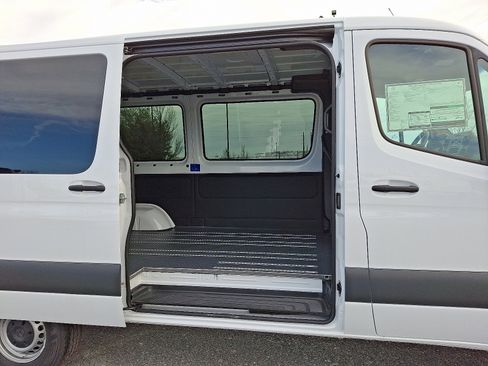 New 2025 Mercedes-Benz Sprinter 2500 image 9