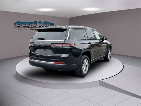 Certified 2023 Jeep Grand Cherokee L Limited w/ Luxury Tech Group II image 3