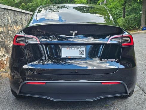 Used 2022 Tesla Model Y Performance AWD/4WD image 8