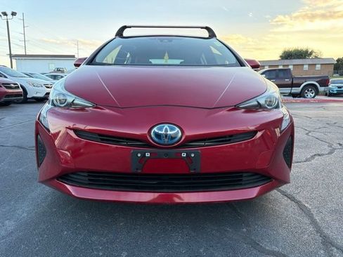 Used 2017 Toyota Prius Three w/ Carpet Mat Package FWD image 3