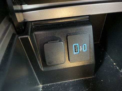 Used 2020 Ford Explorer ST w/ Premium Technology Package image 29