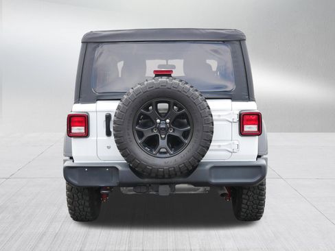Used 2022 Jeep Wrangler Sport AWD/4WD image 6