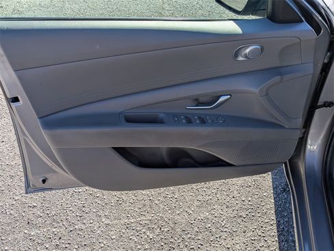 Used 2024 Hyundai Elantra SEL image 11