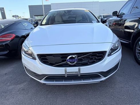 Used 2017 Volvo V60 T5 Cross Country w/ Convenience Package AWD/4WD image 2