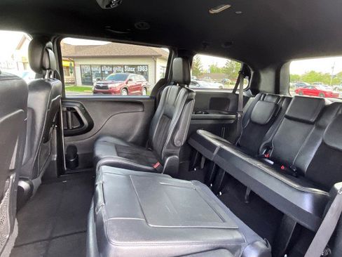 Used 2016 Dodge Grand Caravan SXT FWD image 30