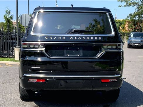 Used 2022 Jeep Grand Wagoneer Series III AWD/4WD image 4