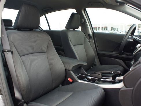 Used 2016 Honda Accord LX image 19