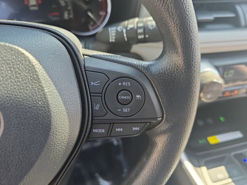 Used 2024 Toyota RAV4 XLE image 19