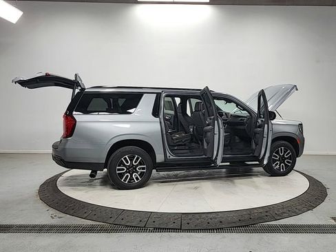 Used 2023 GMC Yukon XL AT4 AWD/4WD image 16