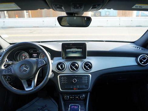 Used 2016 Mercedes-Benz GLA 250 image 16