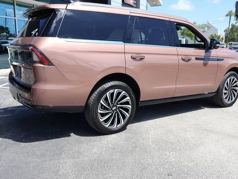 Used 2025 Lincoln Navigator Black Label AWD/4WD image 7