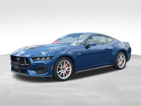Used 2024 Ford Mustang GT Premium RWD image 3