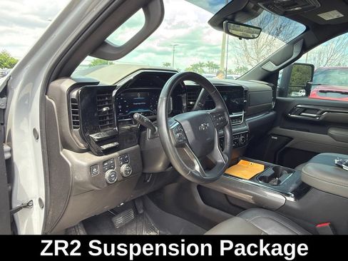 Used 2024 Chevrolet Silverado 2500 ZR2 w/ Technology Package AWD/4WD image 10