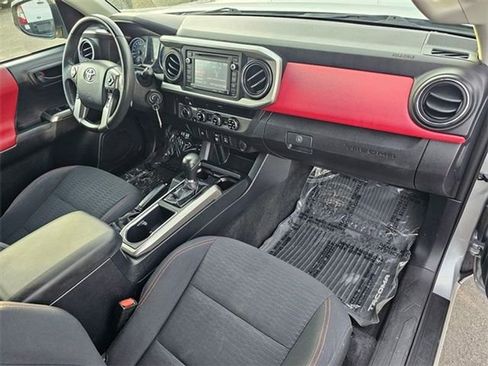 Used 2018 Toyota Tacoma SR5 image 7