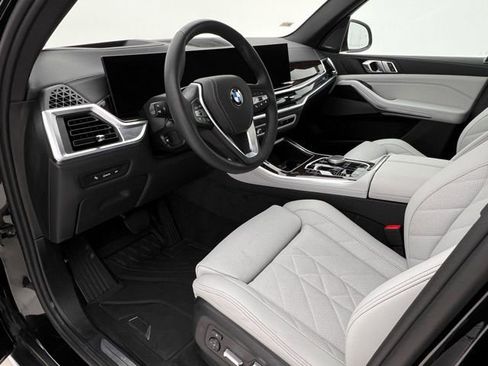 Used 2026 BMW X5 xDrive40i w/ Premium Package AWD/4WD image 12