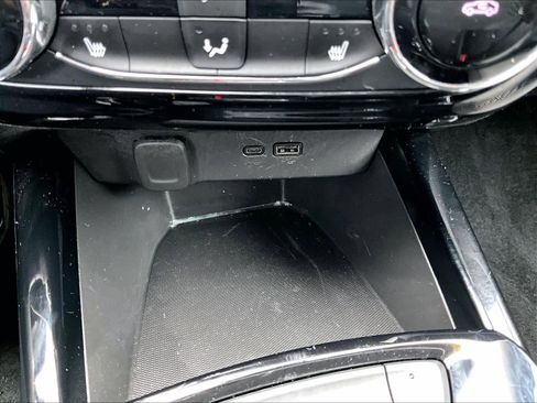 Used 2025 Chevrolet Trax LT w/ LT Convenience Package image 25