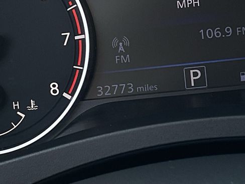 Used 2025 Nissan Altima 2.5 SV FWD image 40