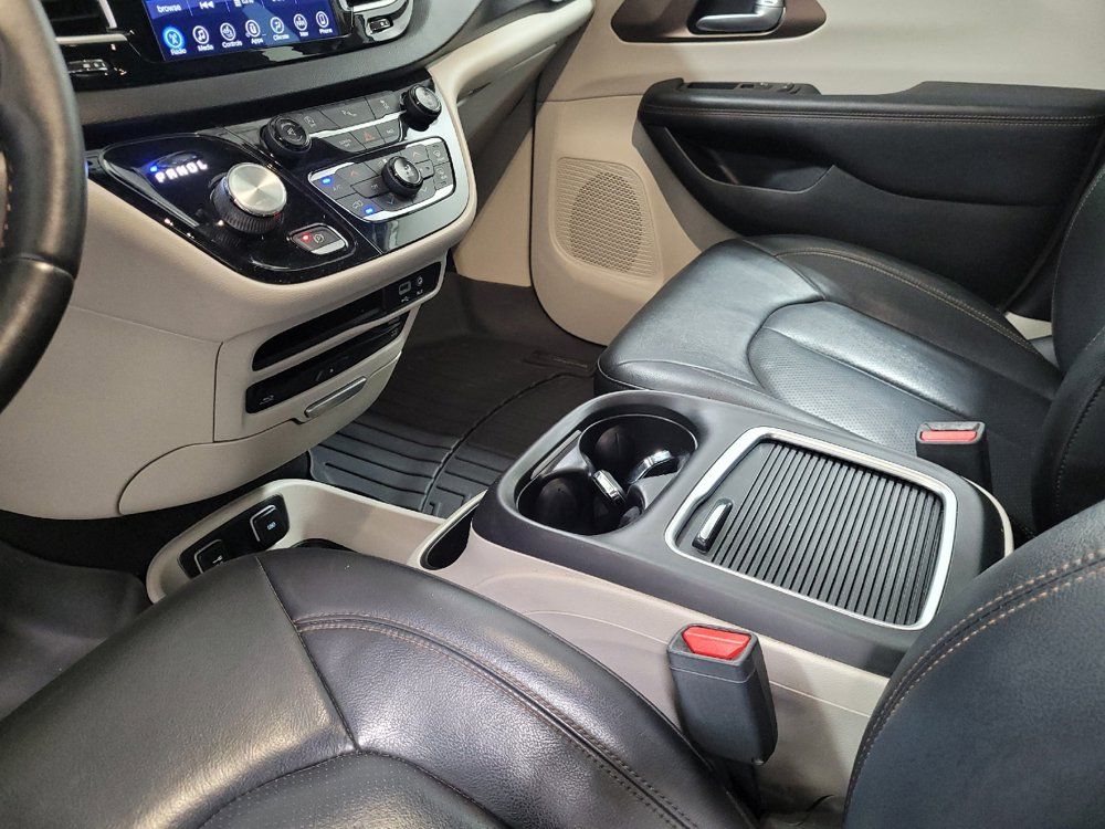 Used 2017 Chrysler Pacifica Touring-L Plus FWD image 26