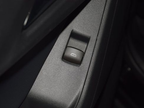 New 2026 Chevrolet Equinox LT image 40