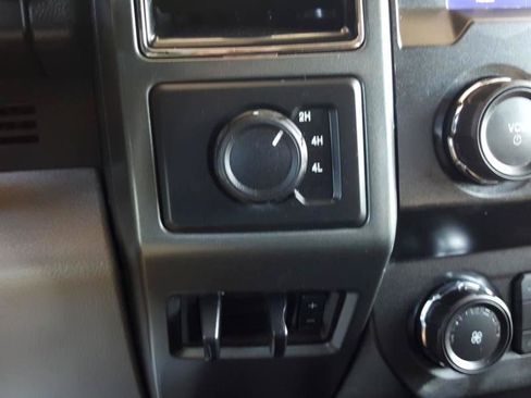 Used 2021 Ford F250 XLT Pickup 4D 6 3/4 ft AWD/4WD image 14