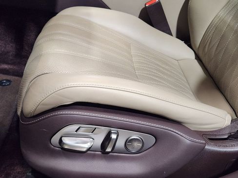 Used 2020 Lexus LS 500 w/ Interior Upgrade Package RWD image 44