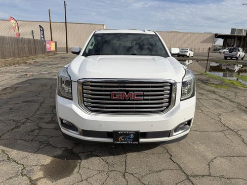 Used 2017 GMC Yukon SLT w/ Premium Edition image 2