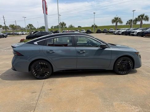 New 2026 Nissan Sentra SR FWD image 6