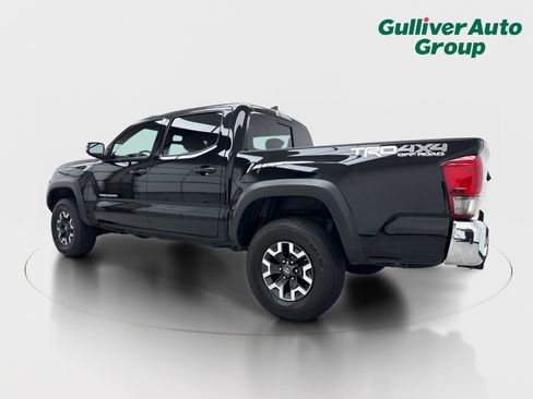 Used 2017 Toyota Tacoma TRD Off-Road w/ Tow Package (A/T) AWD/4WD image 4