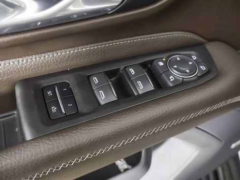 Used 2021 GMC Yukon Denali w/ Denali Premium Package image 45