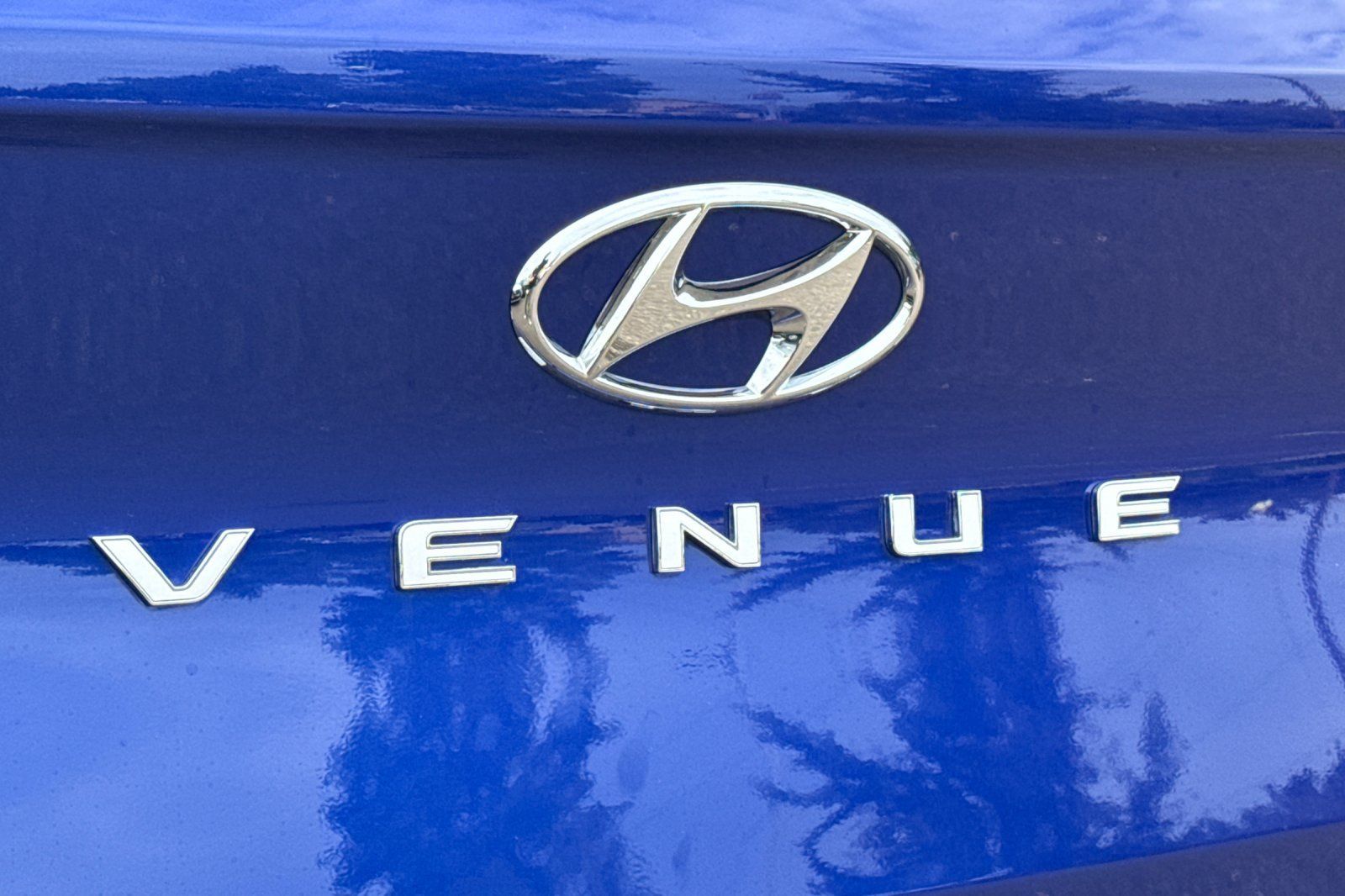 Used 2025 Hyundai Venue SEL FWD image 27
