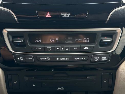 Used 2019 Honda Pilot Touring image 28