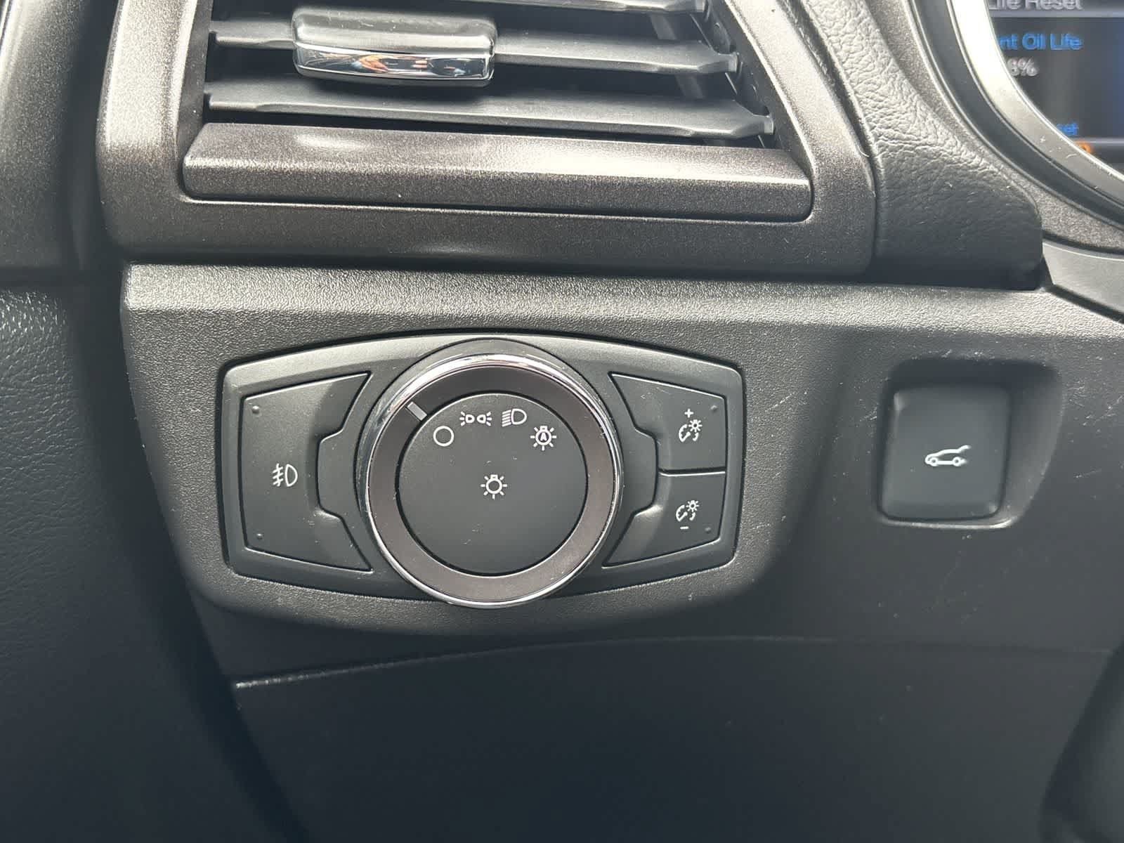 Used 2017 Ford Fusion Titanium FWD image 16