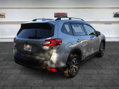 Used 2019 Subaru Forester Premium AWD/4WD image 7