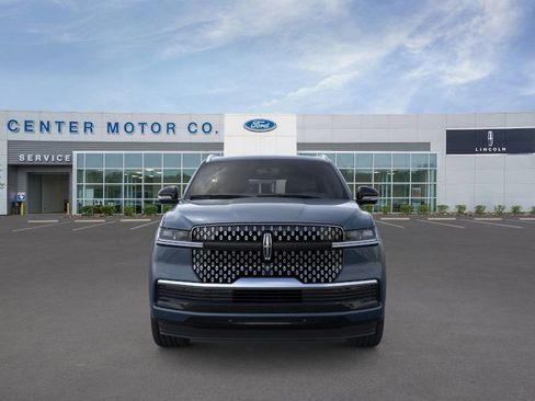 New 2025 Lincoln Navigator Reserve image 6