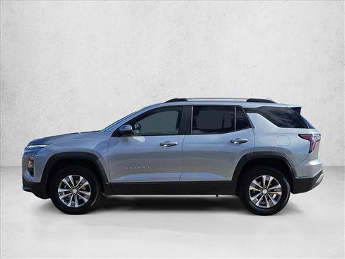 Used 2025 Chevrolet Equinox LT w/ Convenience Package II AWD/4WD image 9