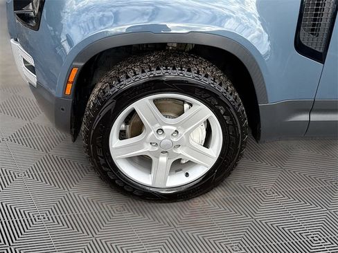 Used 2023 Land Rover Defender 90 SE image 34