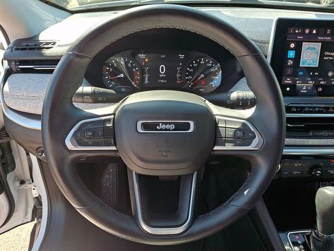 Used 2022 Jeep Compass Latitude w/ Sun and Sound Group AWD/4WD image 20
