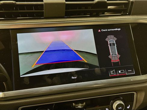 Used 2025 Audi Q3 2.0T Premium image 22