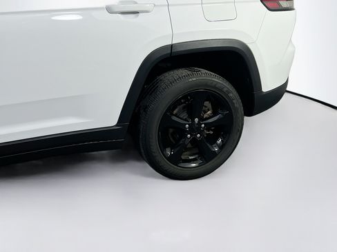 Used 2023 Jeep Grand Cherokee Altitude AWD/4WD image 30
