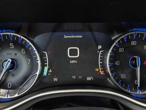 New 2027 Chrysler Pacifica Limited FWD image 20