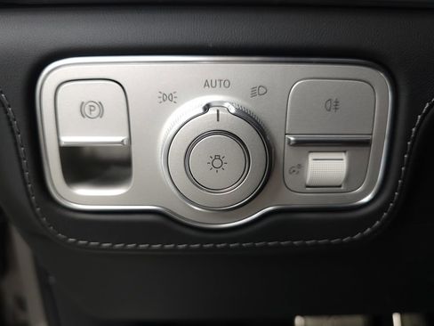 Used 2025 Mercedes-Benz Maybach GLS 600 4MATIC image 10
