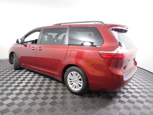 Used 2015 Toyota Sienna XLE w/ XLE Navigation Package image 14
