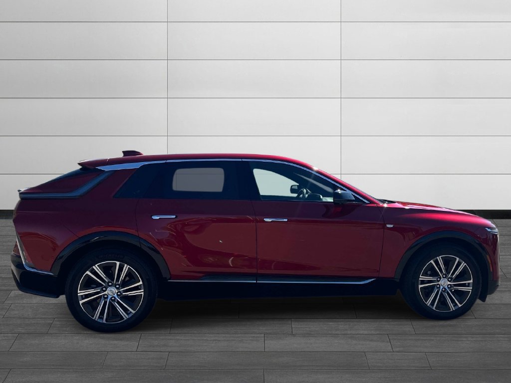 Used 2024 Cadillac Lyriq Luxury RWD image 6