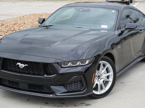 Used 2024 Ford Mustang GT Premium image 2