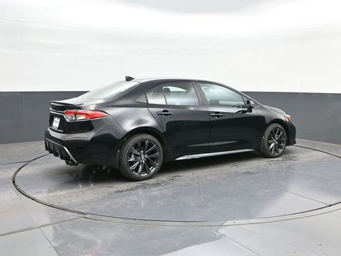 Used 2025 Toyota Corolla SE image 15