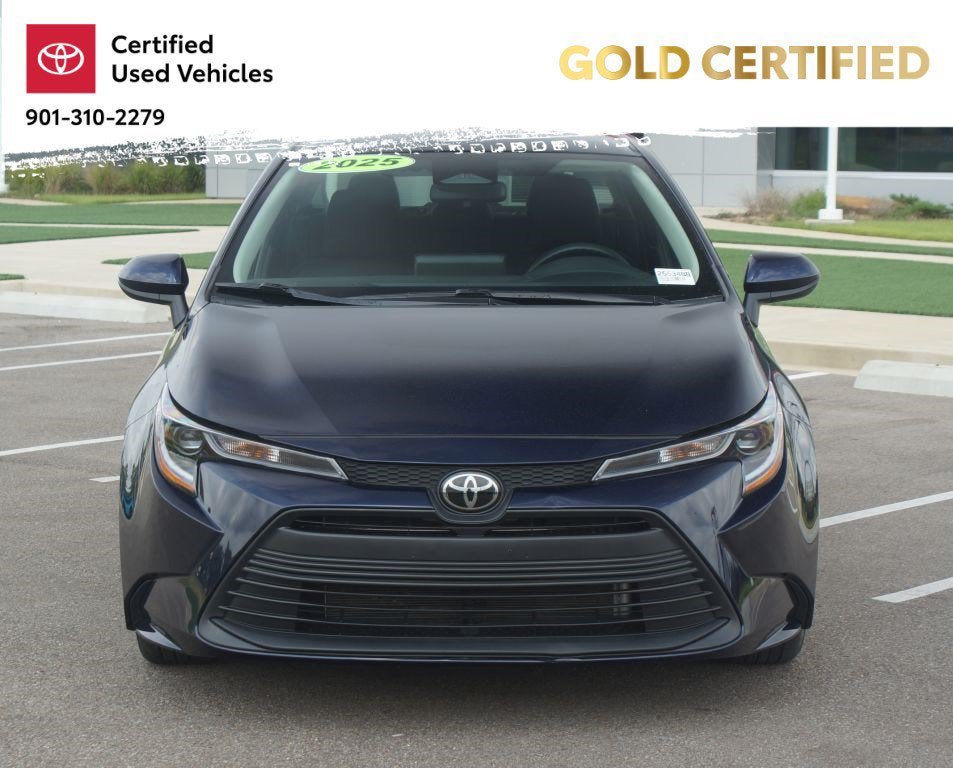 Used 2025 Toyota Corolla LE FWD image 22
