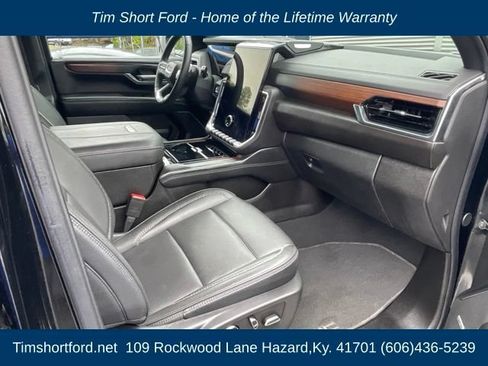 Used 2025 GMC Yukon Denali AWD/4WD image 11