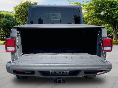 Used 2023 Jeep Gladiator Sport AWD/4WD image 7